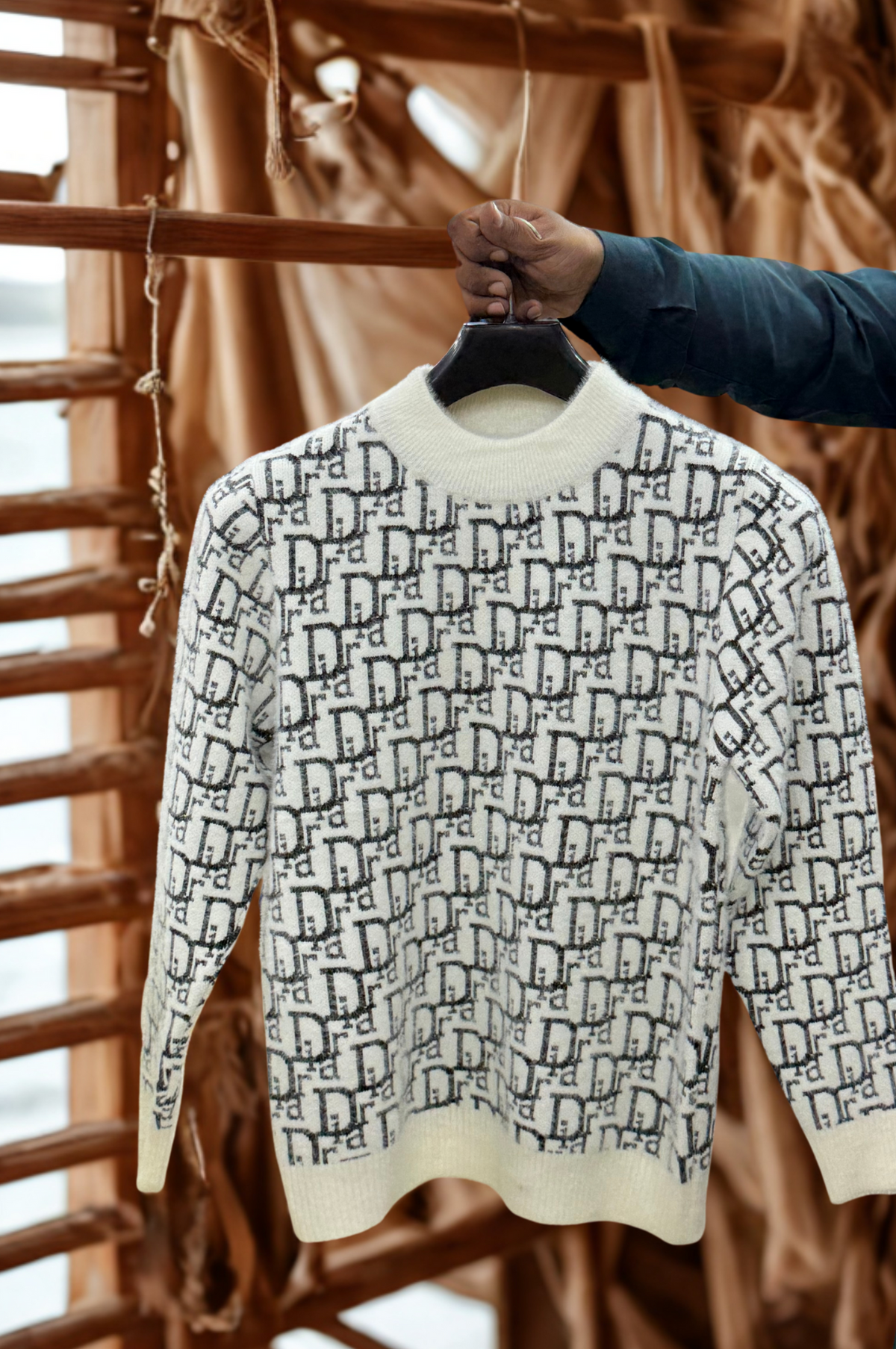 SWEAT SHIRT